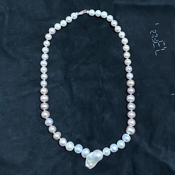 Color Gradient and Baroque Freshwater Pearl Necklace Sterling Silver Closure - Picture 4 of 4